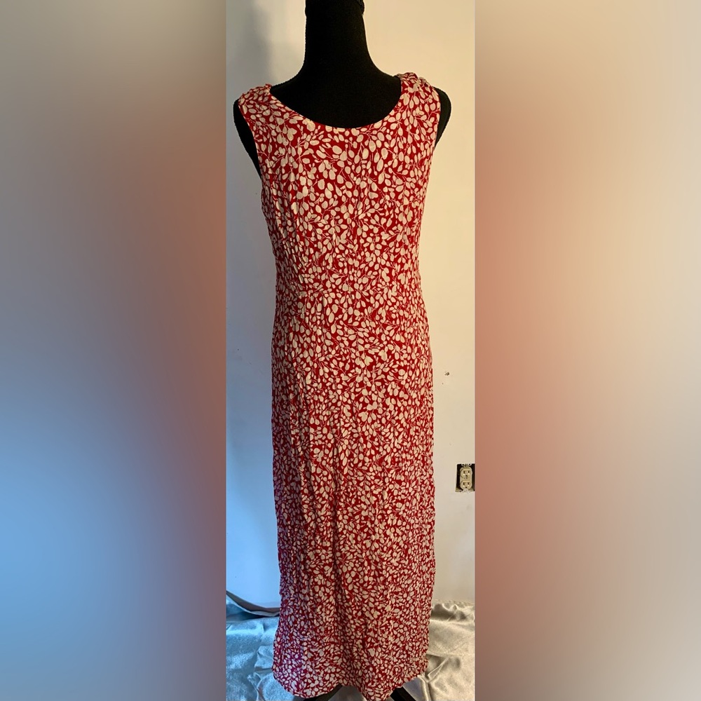 Sag Harbor Reversible Maxi Dress 2 looks for the price of one! Small